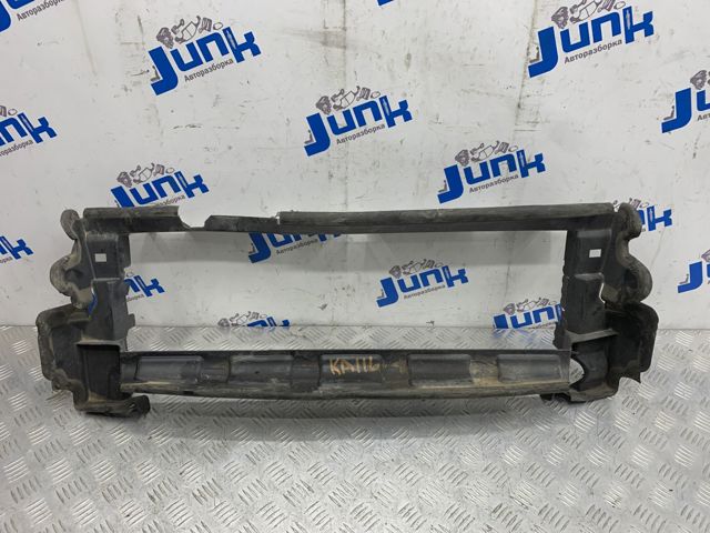 Воздуховод радиатора LR048041 LAND ROVER