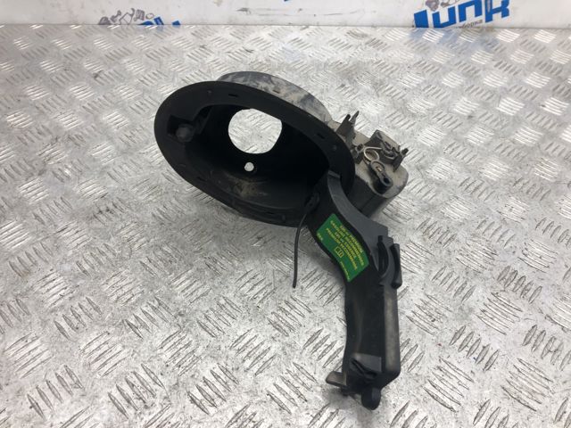 Горловина топливного бака LR059973 LAND ROVER