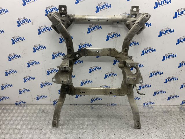 Передняя балка LR060034 LAND ROVER