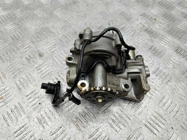 Масляный насос LR061968 LAND ROVER