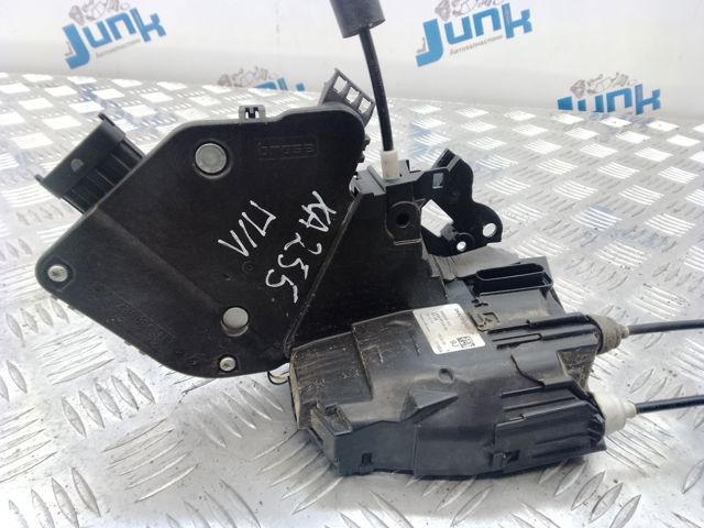 Замок двери водителя LR063615 LAND ROVER