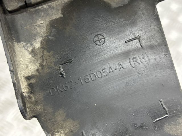 Молдинг крыла переднего правого LR064264 LAND ROVER