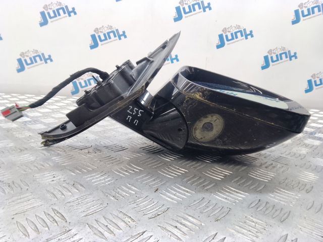 LR065381 LAND ROVER Корпус зеркала заднего вида правого (внутрення часть) купить в Львов