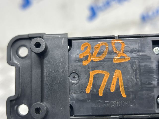 LAND ROVER LR066075 Кнопочный блок управления стеклоподъемником передний левый в наличии Днепр