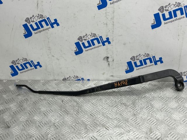 Рычаг-поводок стеклоочистителя лобового стекла LR066988 LAND ROVER