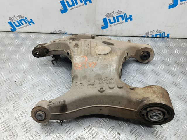 Рычаг задней подвески нижний, левый LR076679 LAND ROVER