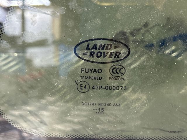 LAND ROVER LR078379 Стекло кузова (багажного отсека) правое в наличии Одесса