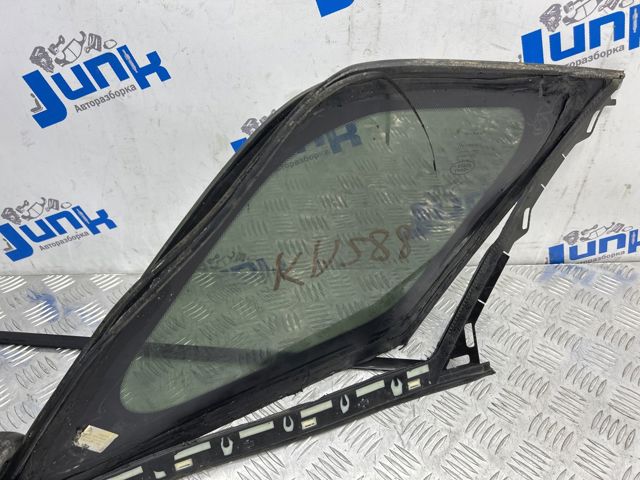 Стекло багажника, левое LR078383 LAND ROVER