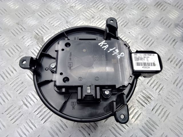 Мотор вентилятора печки (отопителя салона) LR086148 LAND ROVER