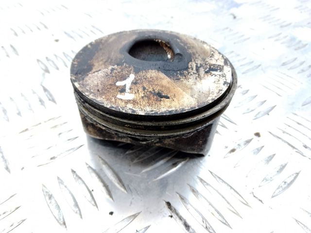Комплект стандартных поршней PYY111SA0 MAZDA
