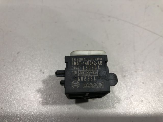 Датчик Эйрбэг передний YDB500400 LAND ROVER