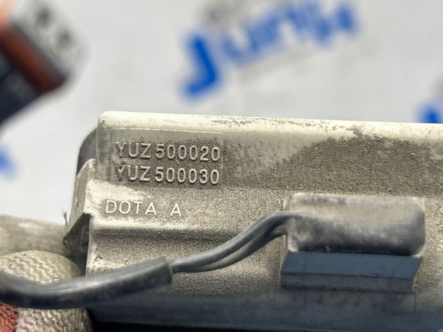 Ручка крышки багажника/3-й/(5-й) двери, наружная YUZ500020 LAND ROVER