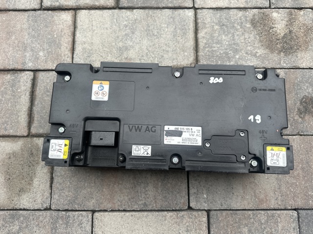 Батарейный модуль электромобиля 4N0915105B VAG