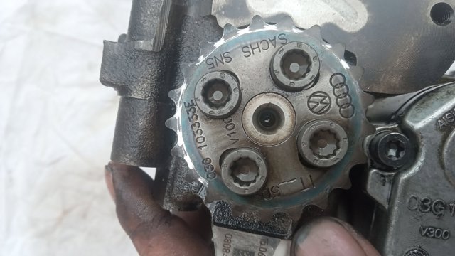 Масляный насос 03G103535B VAG
