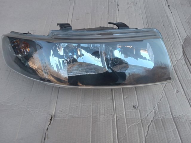 Основная фара - вставка Seat Toledo 2
