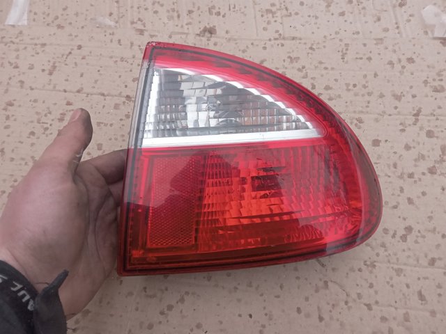 Фонарь задний правый, внешний 1M6945112 VAG