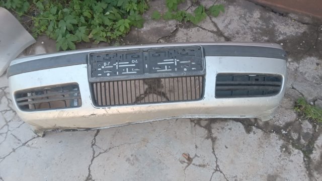 Буфер (бампер) передний 1U0807221K VAG