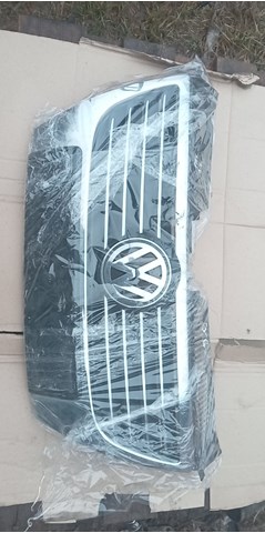 Решетка радиатора 3C0853651D VAG