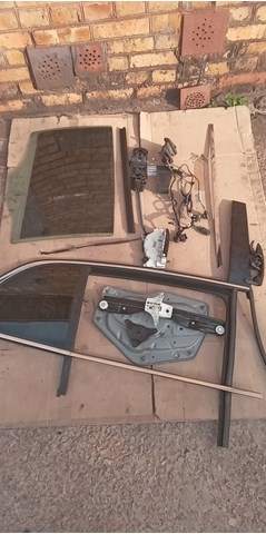 Окно задней двери 3T5845206 VAG