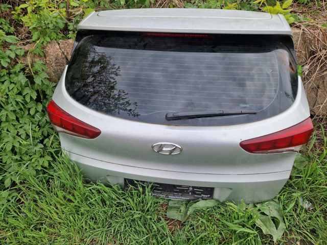 Задняя дверь 73700D7000 HYUNDAI