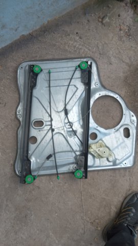 Стеклоподъемник передней двери 7H0837753C VAG
