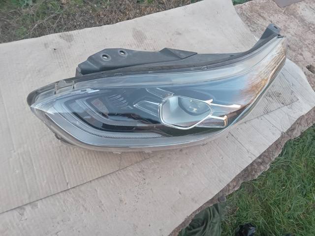 Фары 92101J7100 HYUNDAI