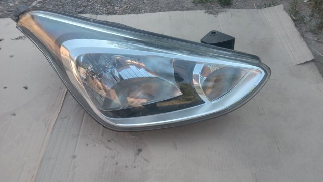 92102B9000 HYUNDAI Правая фара купить в Харьков