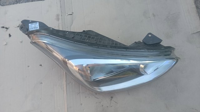 Правая блок фара 92102B9000 HYUNDAI