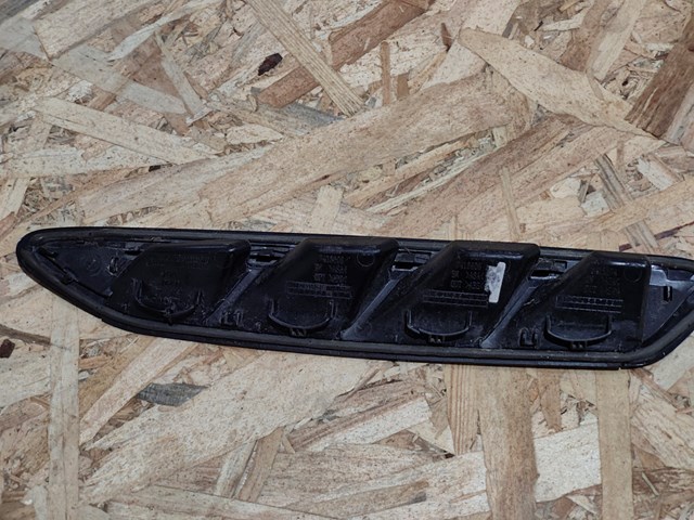 8064806 BMW Накладка крыла переднего правого купить в Винница