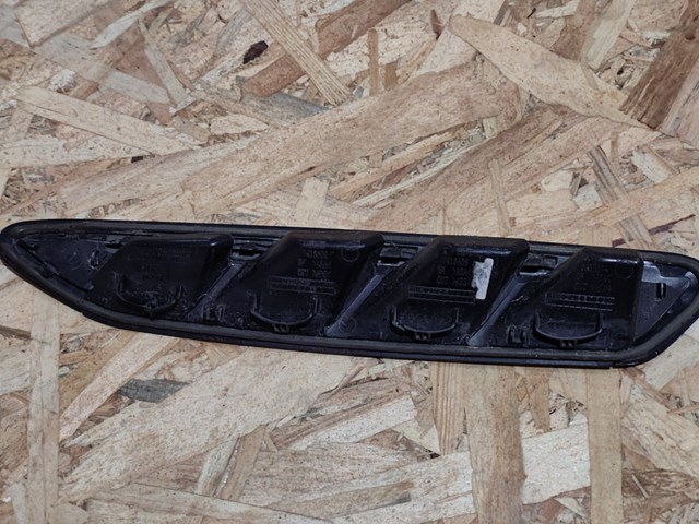 8064806 BMW Накладка крыла переднего правого купить в Ровно
