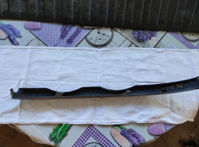 Ресничка правой фары 51138208482 BMW
