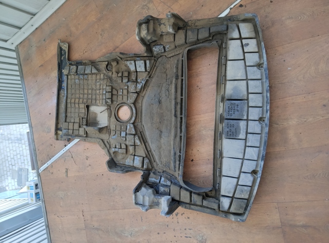 Обшивка капота 51718204894 BMW