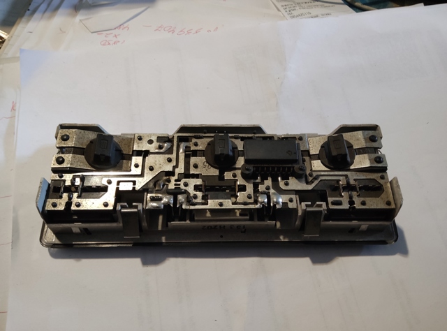 Лампочка освещения салона 63318364929 BMW