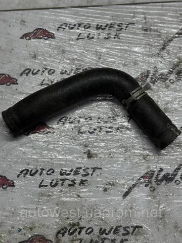 Нижний патрубок радиатора 1657250190 TOYOTA