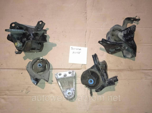 Левая опора двигателя 218302E200 HYUNDAI