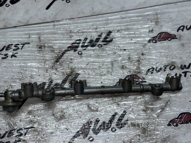 TOYOTA 2381428031 Распределитель топлива (рампа) в наличии Винница