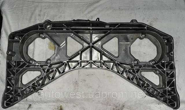 Балка крепления двигателя 31686305 VOLVO