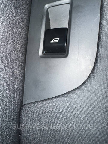 Кнопка подъемника задних стёкол 32334084 VOLVO