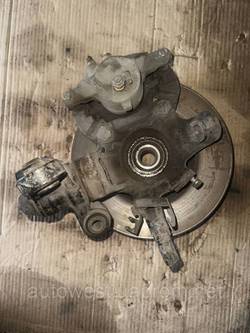 Цапфа передняя левая 40011AU000 NISSAN