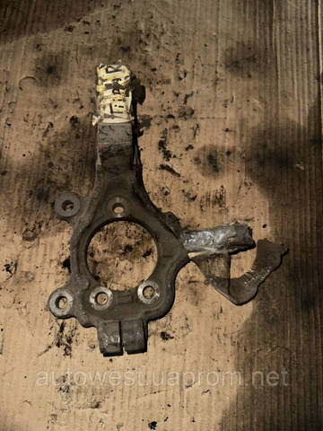 Кулак поворотный передний правый 40014ED000 NISSAN