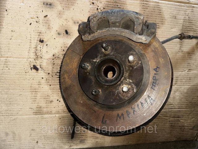 Цапфа поворотного кулака 400152Y000 NISSAN