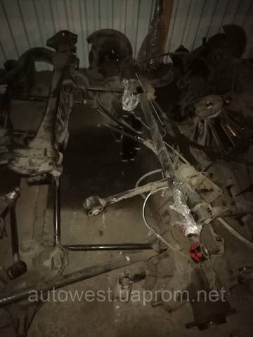 Картер среднего моста и кожух полуосевой 4211060731 TOYOTA