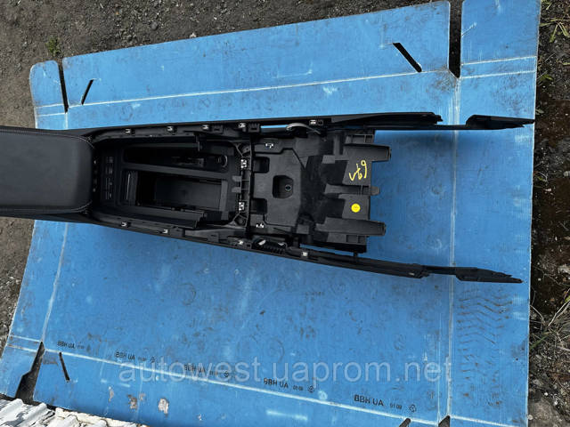 4KL863243 VAG Консоль панели управления центральная купить в Винница