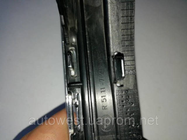 51117279698 BMW Молдинг решетки бампера переднего правый купить в Каменское