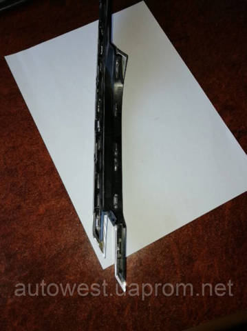 51117279698 BMW Молдинг решетки бампера переднего правый купить в Львов