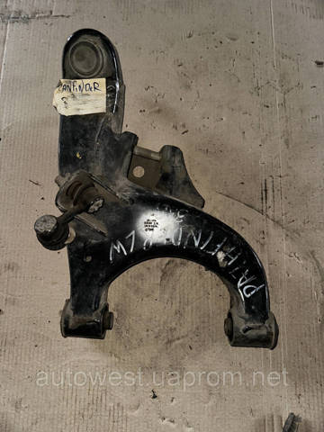 Рычаг задней подвески нижний, левый 551A1EB300 NISSAN