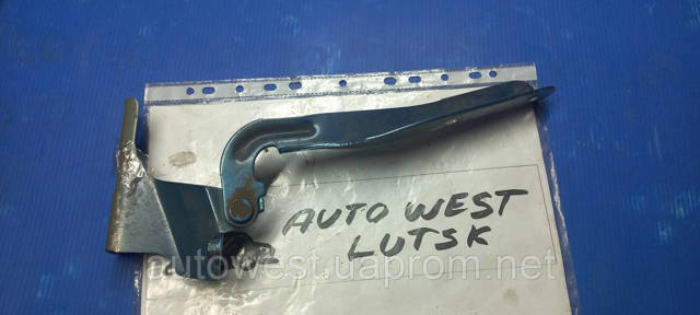 Левая петля капота 65401ED00A NISSAN