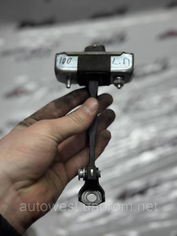 6861033070 TOYOTA Ограничитель открывания двери передний правый купить в Сумы