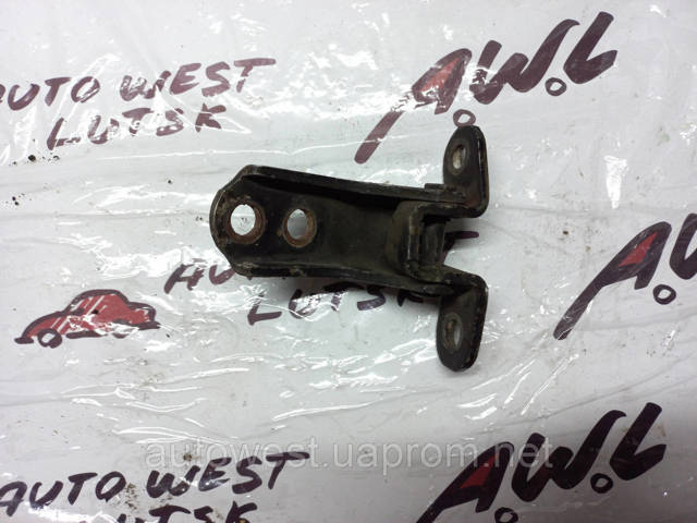Петля двери передней 6872022070 TOYOTA
