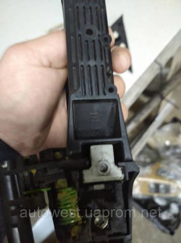 TOYOTA 6920228010 Держатель наружной ручки двери передней левой в наличии Полтава